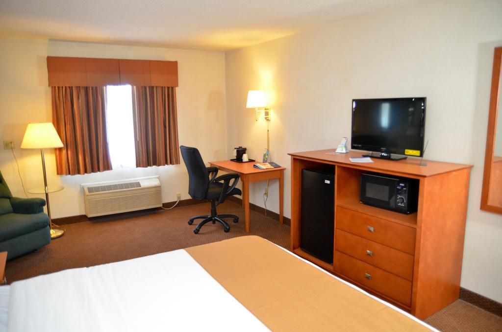 Baymont By Wyndham Port Huron Εξωτερικό φωτογραφία