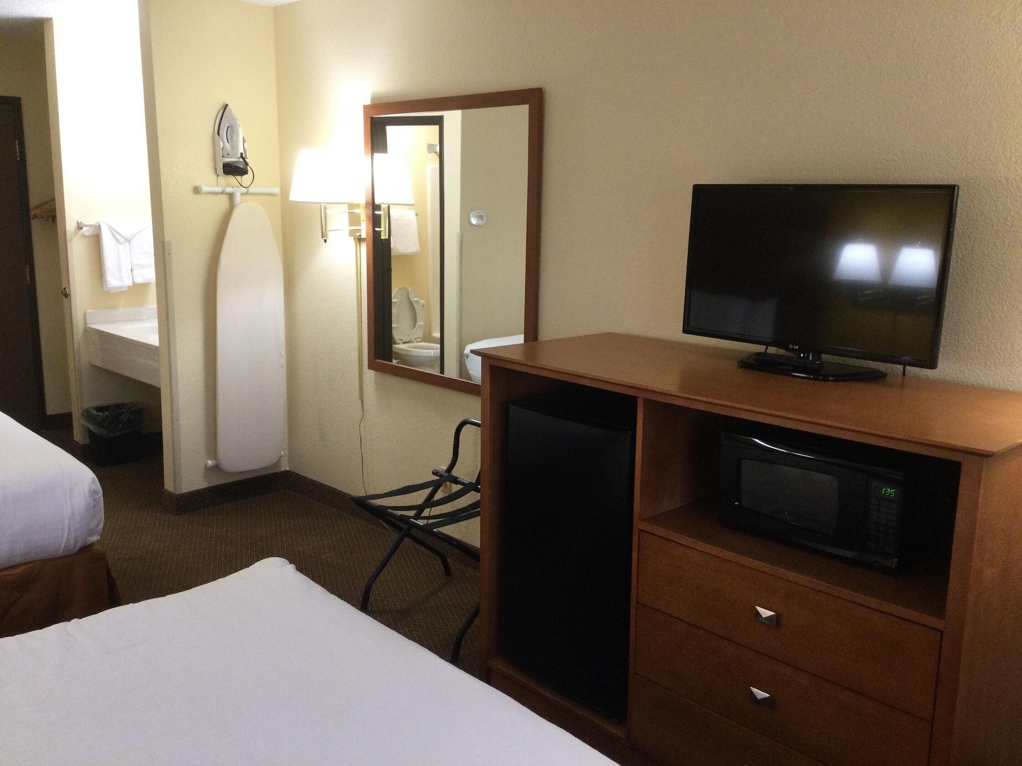 Baymont By Wyndham Port Huron Εξωτερικό φωτογραφία