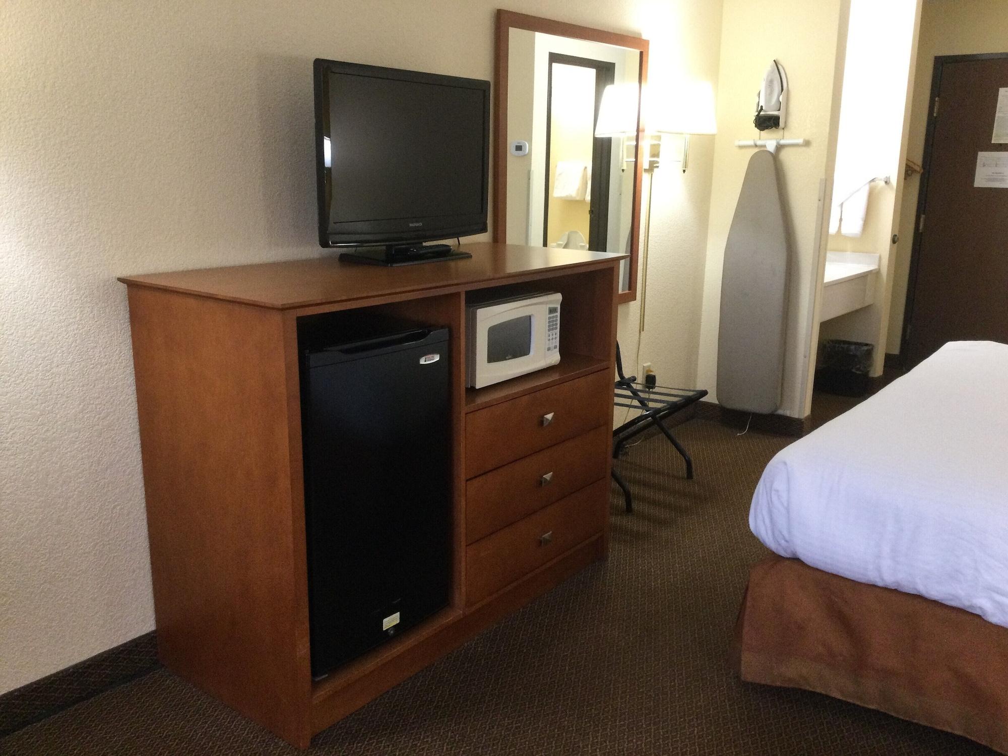 Baymont By Wyndham Port Huron Εξωτερικό φωτογραφία