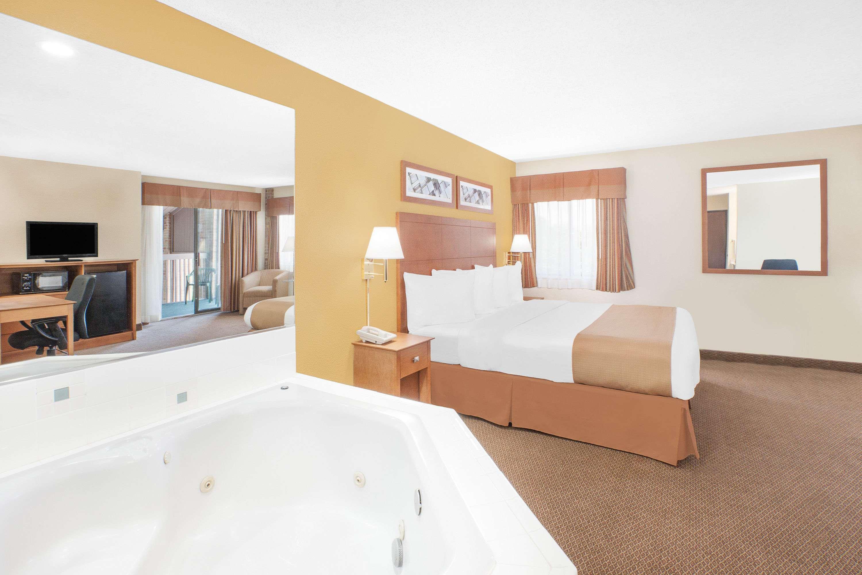 Baymont By Wyndham Port Huron Εξωτερικό φωτογραφία