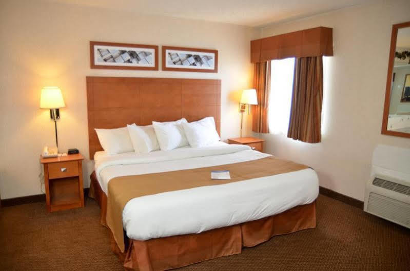 Baymont By Wyndham Port Huron Εξωτερικό φωτογραφία